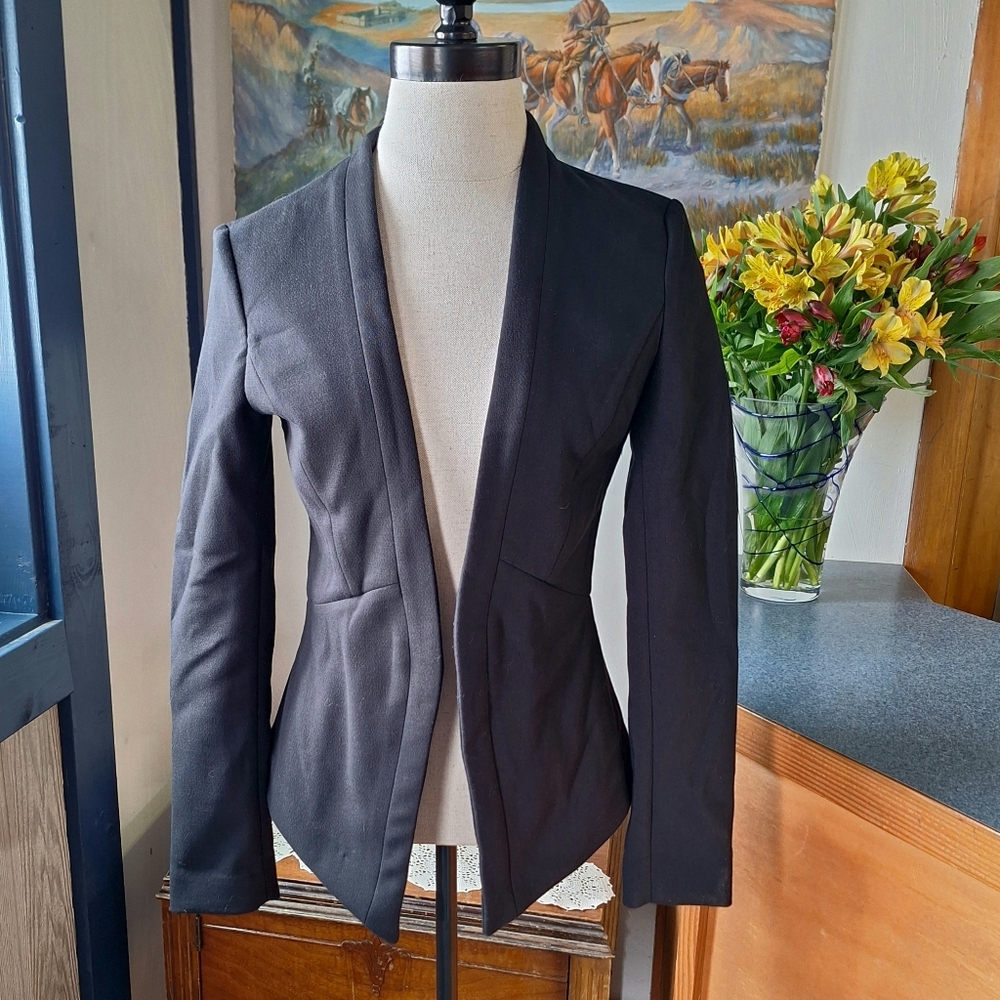 Banana Republic "Cutaway Soft Blazer" Triangle Front Blazer, size 0, NWOT